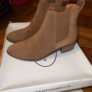 Steve Madden chelsea boots